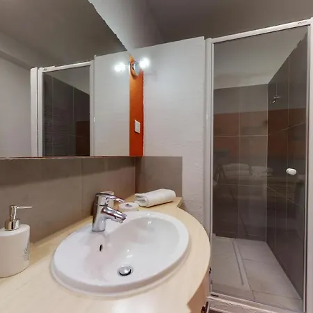 Le Nid Cosy + 1 Garage Lägenhet